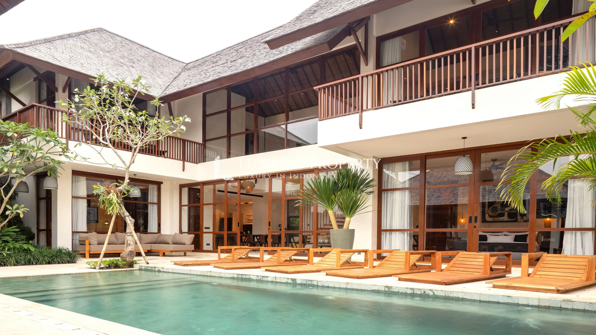 NYANYI - LUXURY 6 BEDROOM RIVERSIDE LEASHOLD VILLA (LHV1021)